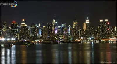 Ночной вид на небоскребы и здания в центре Манхэттена Редакционное  Фотография - изображение насчитывающей америка, дождь: 165320802