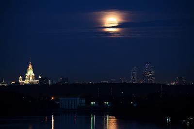 В Москве сегодня ночью метеоусловия …» — создано в Шедевруме