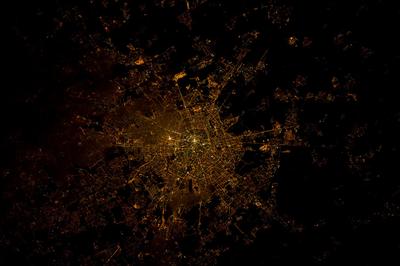 Ночи в городах становятся все ярче, ученые и экологи обеспокоены - BBC News  Русская служба