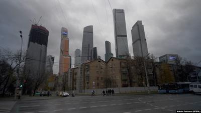В центре Москвы-Сити появился новый гигантский 3D-куб