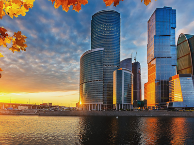 Золотая осень в Москве - городской пейзаж маслом