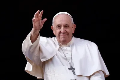 Радужный\" крест папы римского Франциска | Euronews