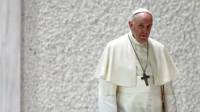 Папа Римский в белом пуховике настоящее фото или нет – искусственный  интеллект создал изображение Папы Франциска – фотожабы и мемы