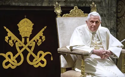 Костюм как послание: символика в гардеробе папы римского | Италия для меня  | Дзен
