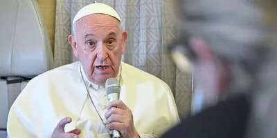 Визит Папы Римского в Лиссабон: понтифик призвал Европу «навести мосты» к  миру в Украине