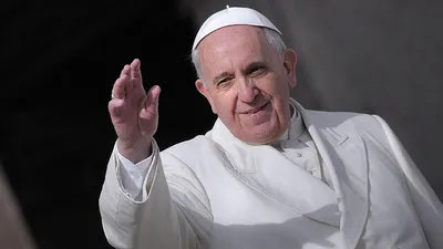 Молодой и модный папа: из чего состоит и как меняется гардероб папы римского  | Young pope, Pope costume, New pope
