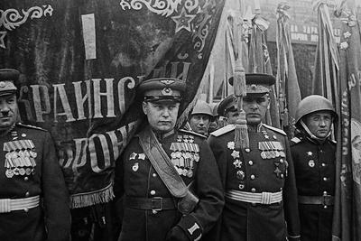 File:Парад Победы на Красной площади 24 июня 1945 г. (4).jpg - Wikimedia  Commons