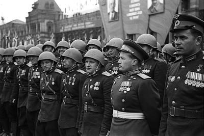 Всегда ли парад Победы был 9 мая — как они проходили в СССР и России -  17.04.2020, Sputnik Кыргызстан
