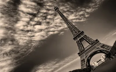 Черно-белая Эйфелева башня в городе Парижа Франции Стоковое Фото -  изображение насчитывающей франция, иконическо: 35706172