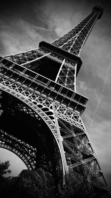Париж, старое черно-белое фото, август 1994 Эйфелева башня Редакционное  Стоковое Изображение - изображение насчитывающей экстерьер, ретро: 153640484