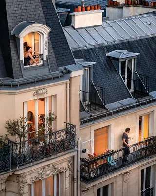 Балконно-оконная жизнь Парижа | Пикабу