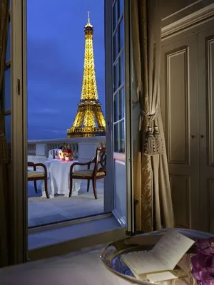 Окна Парижа: утонченный стиль и разнообразие форм