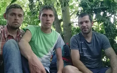 Три парня из Латвии потеряли работу и возвращаются из Германии пешком