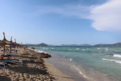 Пляж Испании Playa De La Grava Javea летом с людьми Редакционное Стоковое  Изображение - изображение насчитывающей четверг, среднеземноморск: 205378899