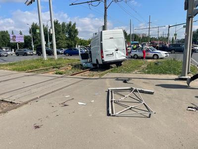 Появились фото с места ДТП в Казани, где погибли парень и девушка