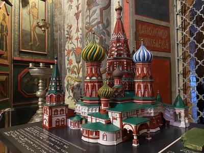 Необычные фото храма Василия Блаженного покажут в столичном метро -  Православный журнал «Фома»