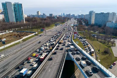Эксперт назвал причину возникновения длинных пробок на дорогах зимой -  ПРАЙМ, 13.02.2022