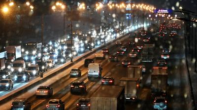 Пробки в Москве достигли максимальных десяти баллов — РБК