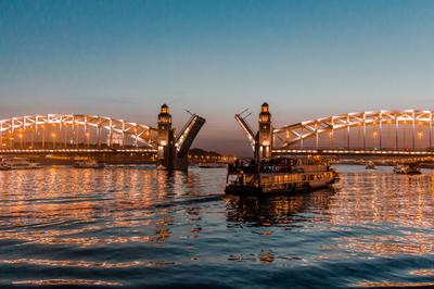 Развод Дворцового моста в Санкт-Петербурге - YouTube