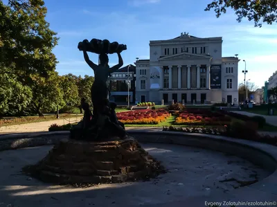 Как выглядела Рига во времена СССР и как выглядит сейчас | EZOLOTUHIN | Дзен