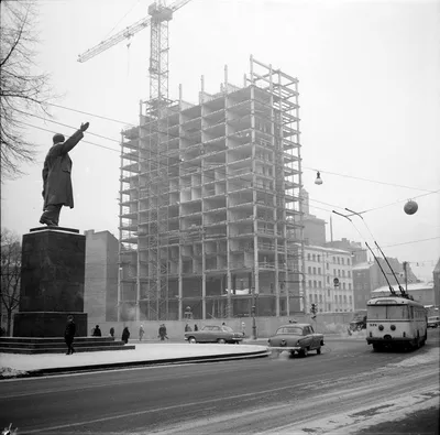 История Риги в фотографиях: советская Латвия - 3. Площадь у памятника  Свободы.