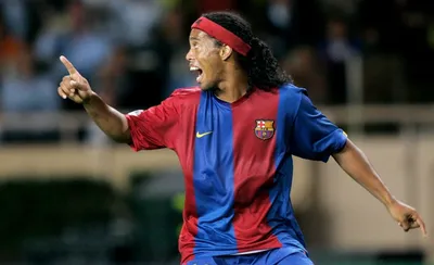 19 июля 2003 года Роналдиньо подписал контракт с «Барселоной» 🖊 207 матчей  🔥 94 гола ⚽️ 5 трофеев 🏆 Трансфер, который вошел в историю фу… | Instagram