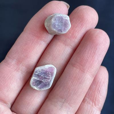 Драгоценный камень рубин: цвет, магические свойства, отличие натурального  рубина от искусственного