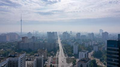 квадрокоптер пролетел вокруг Москва-Сити - YouTube