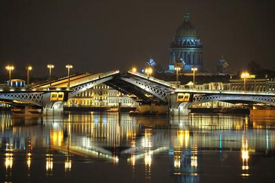 Что посмотреть ночью в Санкт-Петербурге