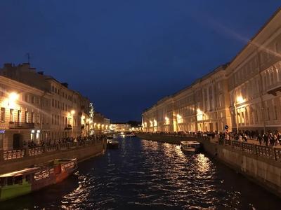 Развод мостов на катере - экскурсия по рекам и каналам Санкт-Петербурга!