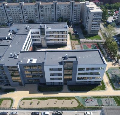 В школе № 140 Екатеринбурга открыли «Парту Героя»