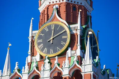 Спасская башня Московского Кремля и ее знаменитые куранты: история и  особенности