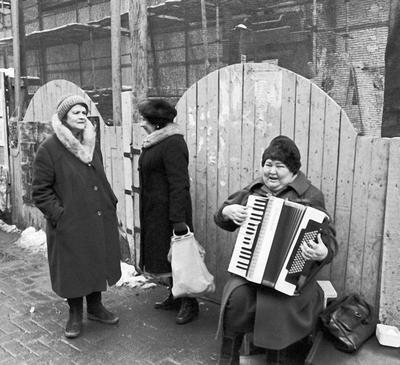 Блошиный рынок на Старом Арбате (Арбат 24) | Ярмарки в Москве,  Выставки-продажи, Блошиные рынки Москвы