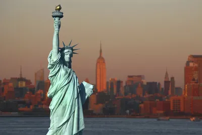 Статуя свободы, Нью-Йорк, США Стоковое Фото - изображение насчитывающей  старо, крона: 182872122