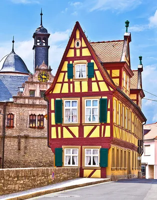 Типичный немецкий жилой дом в Любеке Стоковое Фото - изображение  насчитывающей напольно, обще: 30524782