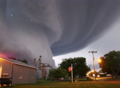 Торнадо в США и его последствия попали на видео - МК