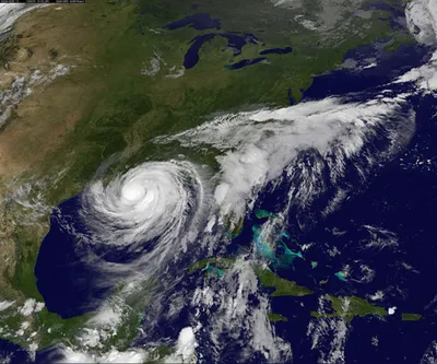 Ураган \"Флоренс\" приближается к берегам США, три штата ввели режим  чрезвычайной сиутации | Report.az