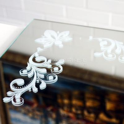 Лазерная гравировка на стекле, срочная лазерная гравировка стекла в Москве  при клиенте по выгодной цене