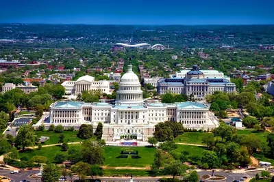 Вашингтон, Округ Колумбия, США. Просмотр Улиц И Жизнь Города Вашингтон  Вблизи Капитолий, Монумент Вашингтона И Мемориальный Музей Холокоста.  Фотография, картинки, изображения и сток-фотография без роялти. Image  63346516