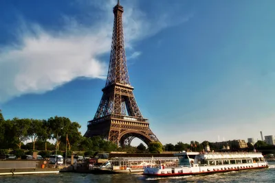 Париж: круиз по Сене и дегустация блинов возле Эйфелевой башни |  GetYourGuide