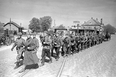 Вторая мировая война — Холокост. Нацистские лагеря смерти — Освенцим,  Бухенвальд, Аушвиц, Дахау. ФОТО