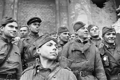 Проект «Шаги к Победе» (хроника последних дней войны). 2 мая 1945 года -  Российское историческое общество