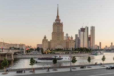 Небоскребы и высотные здания Москвы, каталог московских небоскребов
