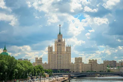 Сталинские высотки Москвы: история, особенности архитектуры, самые  знаменитые объекты