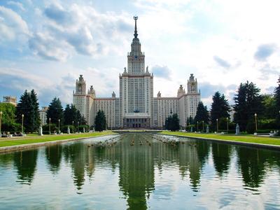 Как обнять все сталинские высотки Москвы?