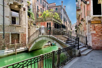 Фотообои \"Балкон с аркой в Венеции\" - Арт. 010499 | Купить в  интернет-магазине Уютная стена