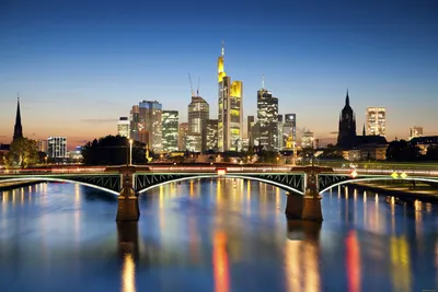 _der_erfolg - 🇩🇪 Frankfurt am Main (Франкфурт-на-Майне) - красивейший  город, пятый по величине в Германии. Без преувеличений, он является сердцем  немецких земель по части экономики, образования, туризма и культуры. ⠀  ⭐️Интересные факты