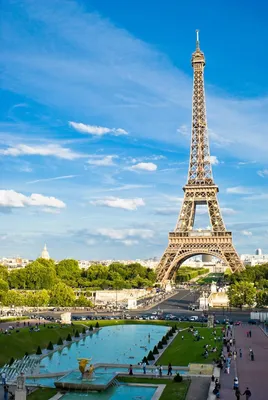 Взгляд ландшафта Парижа Франции Эйфелева башни дистантный, космос  экземпляра Стоковое Фото - изображение насчитывающей эйфель, знак: 67401370