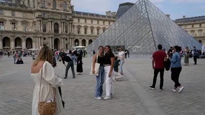 Социальная напряженность во Франции: индустрия туризма держит удар