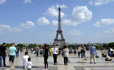 Франция планирует побить рекорд по приёму туристов | SLON
